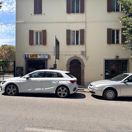 Centralissimo - Nuovo - Parcheggio Privato Perugia Exteriör bild