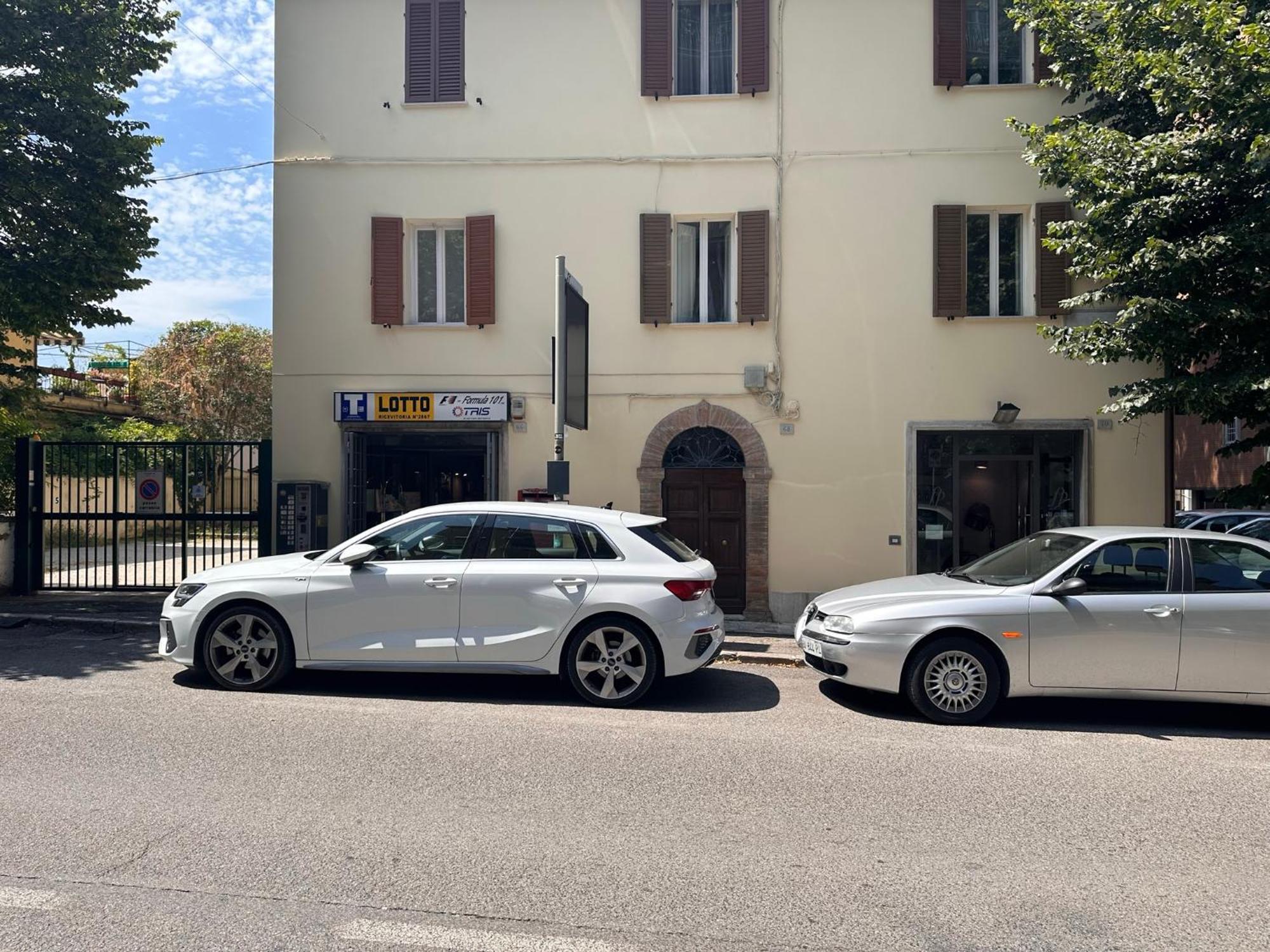 Centralissimo - Nuovo - Parcheggio Privato Perugia Exteriör bild